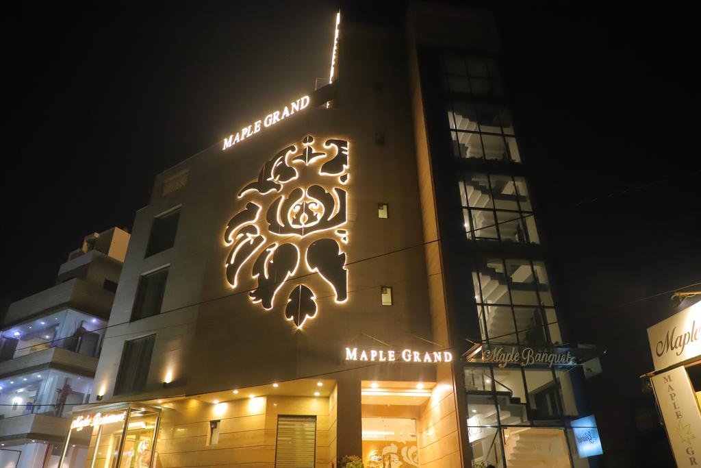 Hotel Maple Grand, Agra